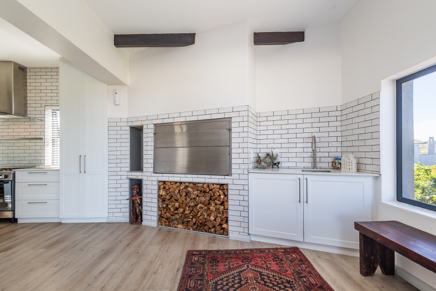 4 Bedroom Property for Sale in Baron View Western Cape